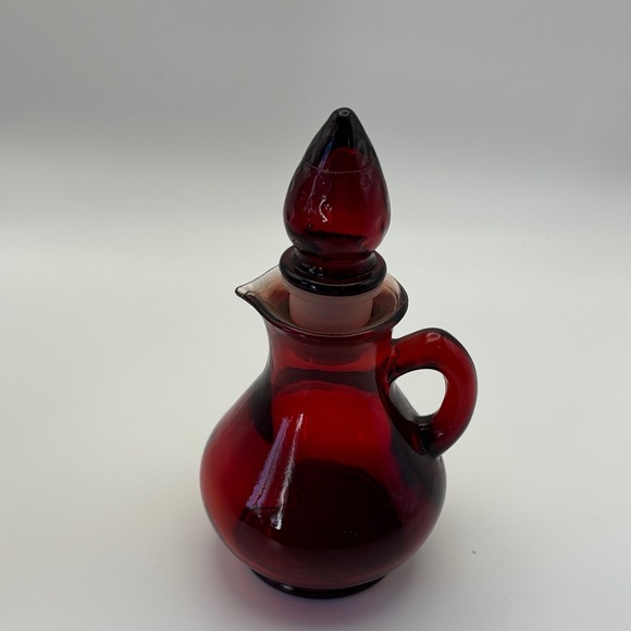 AVON Elegant Red Glass Decanter - Picture 4 of 4